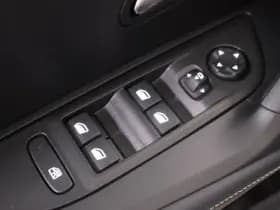 Peugeot 2008 1.2 Hybride 145 Allure | 360 Camera | Luxe thumbnail 20