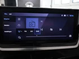 Peugeot 2008 1.2 Hybride 145 Allure | 360 Camera | Luxe thumbnail 25