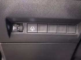 Peugeot 2008 1.2 Hybride 145 Allure | 360 Camera | Luxe thumbnail 16