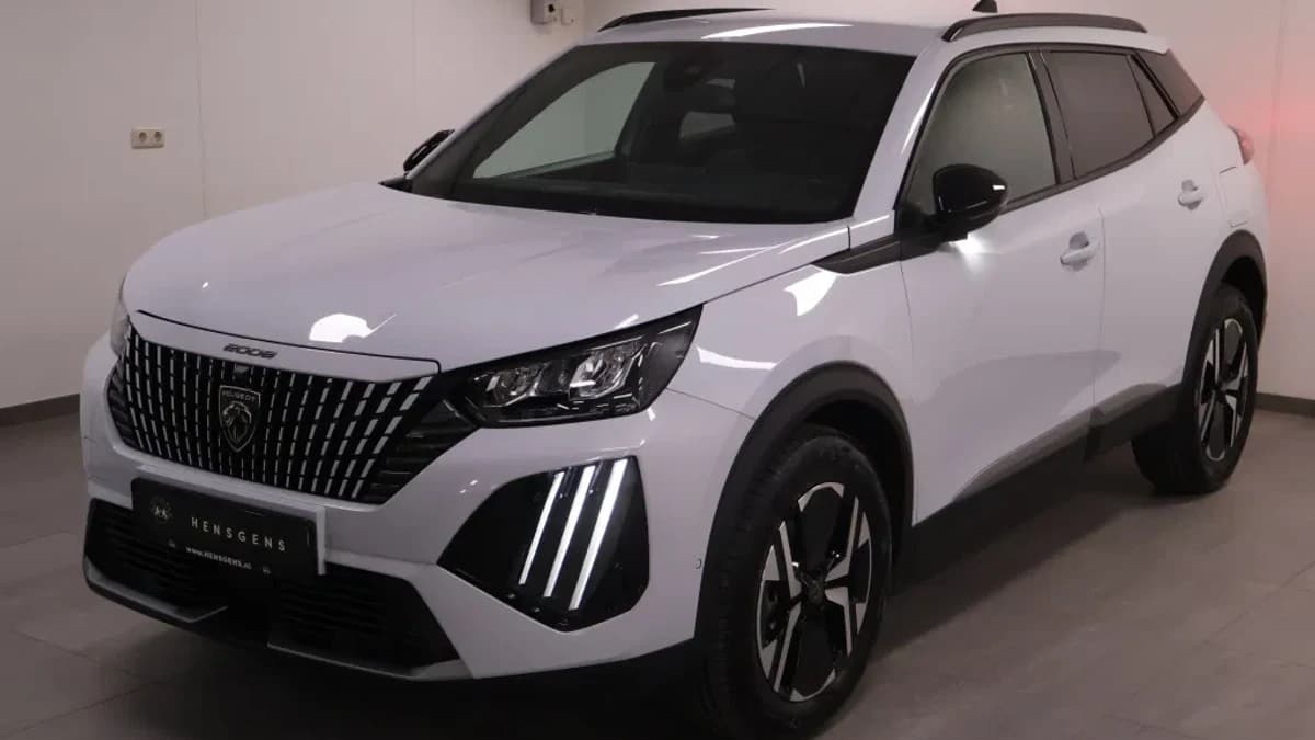 Peugeot 2008 1.2 Hybride 145 Allure | 360 Camera | Luxe — foto 1