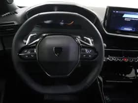 Peugeot 2008 1.2 Hybride 145 Allure | 360 Camera | Luxe thumbnail 13