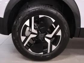 Peugeot 2008 1.2 Hybride 145 Allure | 360 Camera | Luxe thumbnail 5