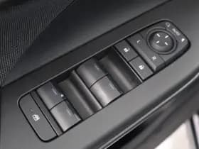 Toyota C-HR 1.8 Hybrid 140 Dynamic | Elektrische achterklep thumbnail 17