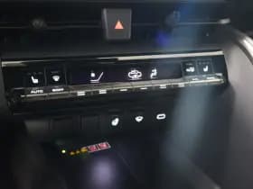 Toyota C-HR 1.8 Hybrid 140 Dynamic | Elektrische achterklep thumbnail 25