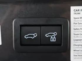 Toyota C-HR 1.8 Hybrid 140 Dynamic | Elektrische achterklep thumbnail 32