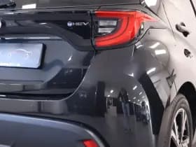 Toyota Yaris 1.5 Hybride 115 Dynamic | Comfort Pack | All Weather thumbnail 31