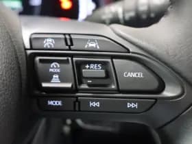 Toyota Yaris thumbnail 19