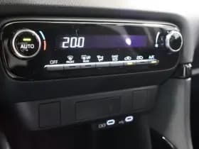 Toyota Yaris thumbnail 26