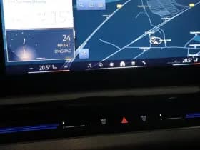 BMW 5 Serie 530e | M-Sport | Pano | 360 camera thumbnail 25