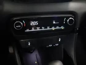 Toyota Yaris thumbnail 24