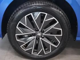 Škoda Kamiq 1.5 TSI Sport Edition | Two-Tone thumbnail 5