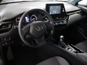 Toyota C-HR 1.8 Hybrid Bi-tone thumbnail 6