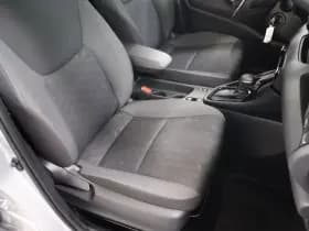 Toyota Yaris thumbnail 12