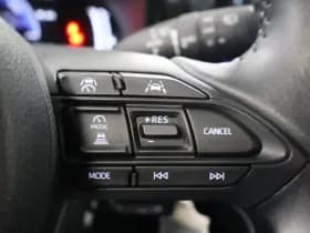 Toyota Yaris thumbnail 18