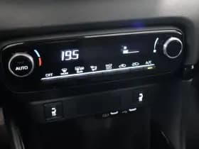 Toyota Yaris thumbnail 24