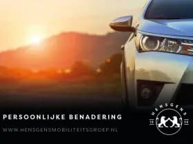 Toyota C-HR thumbnail 3