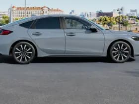 Honda Civic 2 0 e hev elegance thumbnail 5