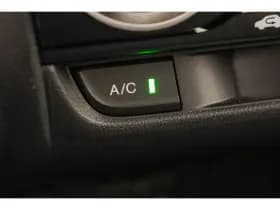 Honda Jazz 1.3i VTEC COMFORT thumbnail 18