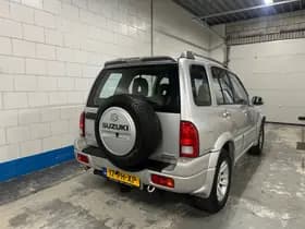 Suzuki Grand Vitara thumbnail 4