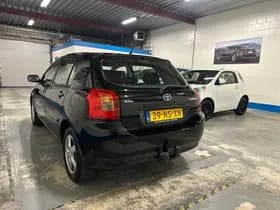 Toyota Corolla thumbnail 5