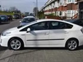 Toyota Prius thumbnail 3