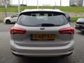 Ford Focus thumbnail 9