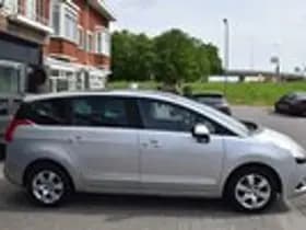 Peugeot 5008 thumbnail 6