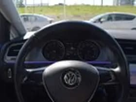 Volkswagen Golf thumbnail 23