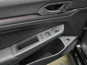 Volkswagen Golf thumbnail 4