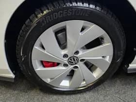 Volkswagen Golf thumbnail 2