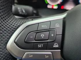 Volkswagen Golf thumbnail 9