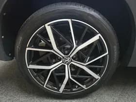 Volkswagen Tiguan thumbnail 2