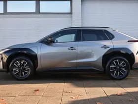 Toyota BZ4X Dynamic 73 Kwh Paasaanbieding Gratis Lader Twv €1300 thumbnail 2