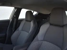 Toyota C-HR 5-Deurs 1.8 Hybrid Dynamic Automaat 122Pk thumbnail 6