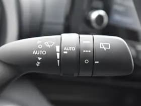 Toyota Yaris thumbnail 12