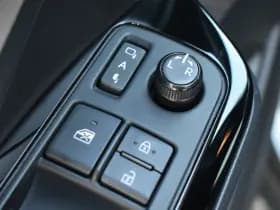 Toyota C-HR 1.8 Hybrid Executive Limited Automaat 122Pk thumbnail 12