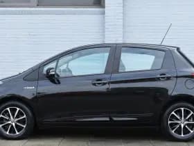 Toyota Yaris 1.5 Hybrid Dynamic Limited Automaat 100Pk thumbnail 3