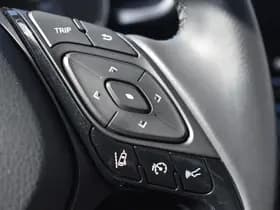 Toyota C-HR thumbnail 11