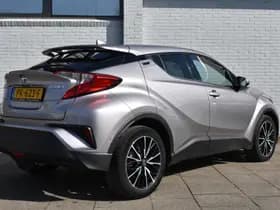 Toyota C-HR thumbnail 5