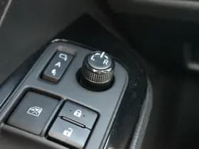 Toyota C-HR thumbnail 6