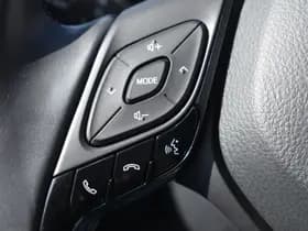 Toyota C-HR thumbnail 10