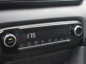 Toyota Yaris thumbnail 17