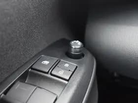 Toyota Yaris thumbnail 9