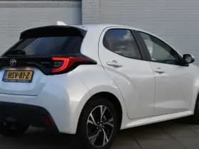 Toyota Yaris 1.5 Hybrid 115 First Edition Limited Automaat 116Pk thumbnail 3