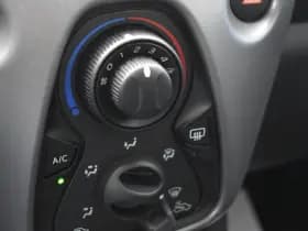 Toyota Aygo 1.0 Vvt-I X-Play Handgeschakeld 72Pk thumbnail 15