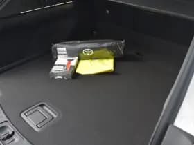 Toyota Corolla Touring Sport Hybrid 180 Gr Sport Automaat 178Pk thumbnail 25