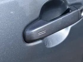 Toyota C-HR thumbnail 2