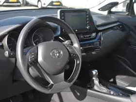 Toyota C-HR thumbnail 8