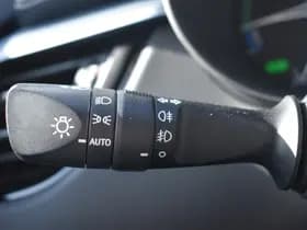 Toyota C-HR thumbnail 10