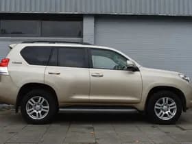 Toyota Land Cruiser 3.0 D-4D-F Executive thumbnail 7
